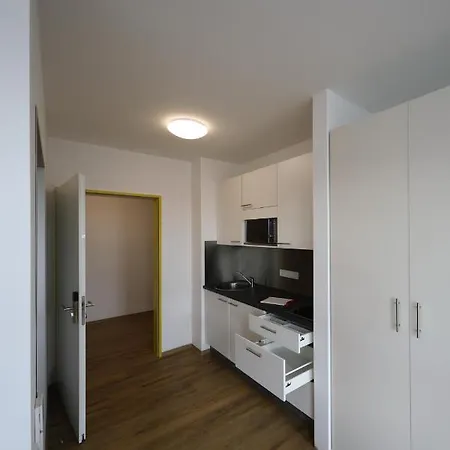 아파트호텔 Ferienwohnung Am Campus Sdi