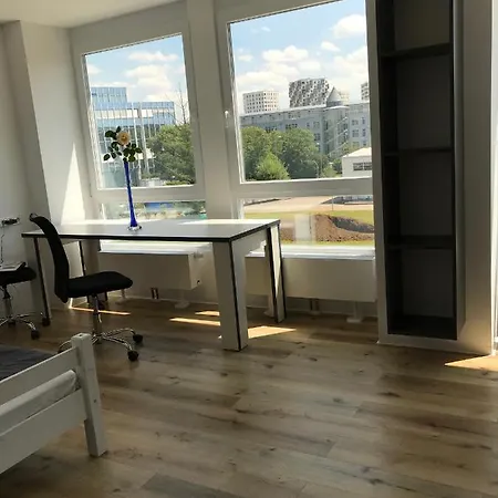Ferienwohnung Am Campus Sdi מלון דירות *