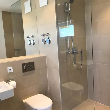 Ferienwohnung Am Campus Sdi מלון דירות *